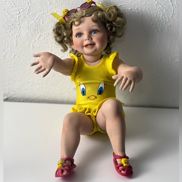 Summer Lovin Tweety Ashton Drake Porcelain Doll with Tweety Bird - Picture 1 of 13